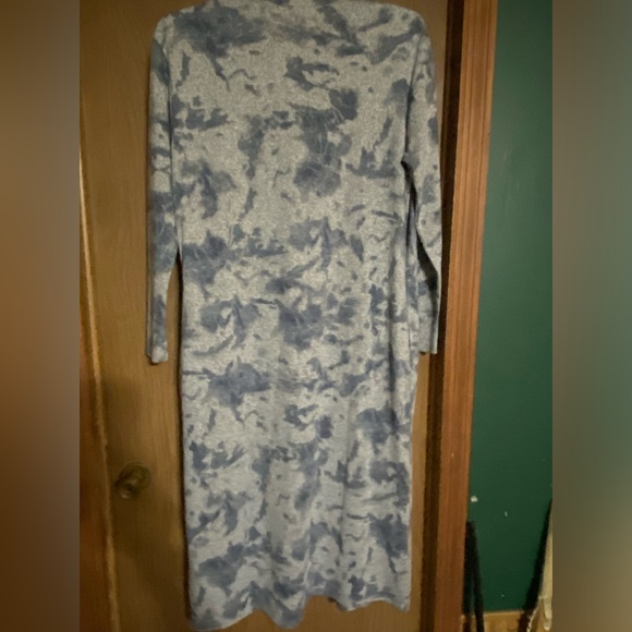 Venus cozy and comfortable duster, size medium blue and grey in color - Picture 3 of 5